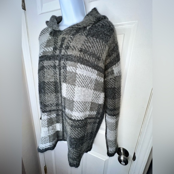 Natural Reflections Women’s Large Metro Gray Plaid Knit Sweater Hoodie Top L - Picture 4 of 12